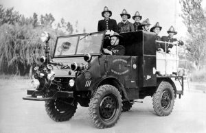 Unimog U25, Baureihe 402 Feuerwehrfahrzeug mit Metz Aufbau und Vorbaupumpe, ausgeliefert nach Südamerika
